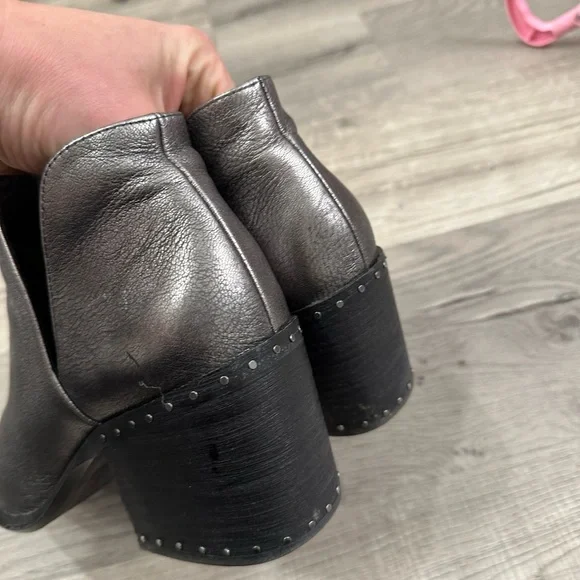 Vince Camuto ankle boots dark silver size 10 - Picture 4 of 9